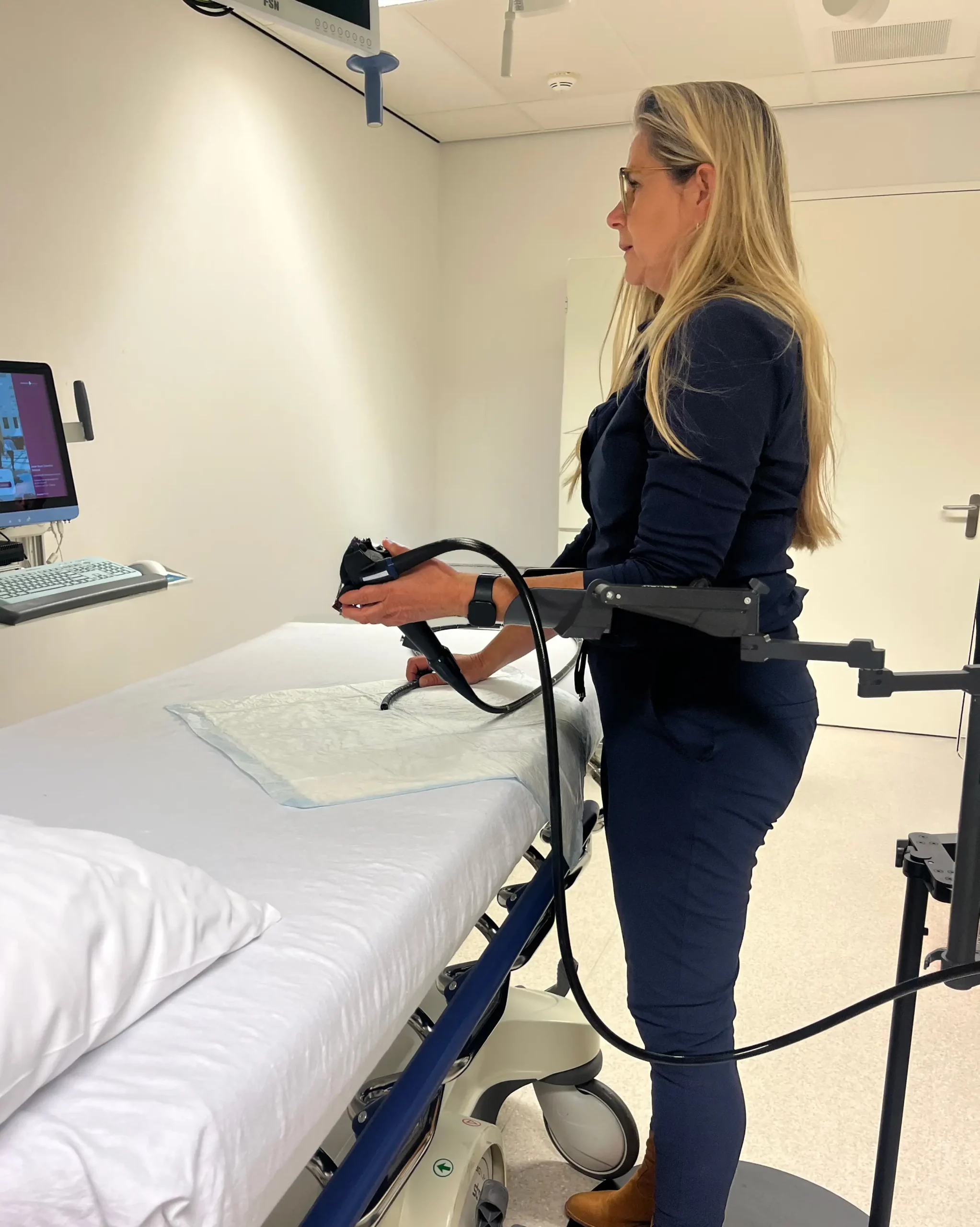 vrouw gebruikt leva endoscopie